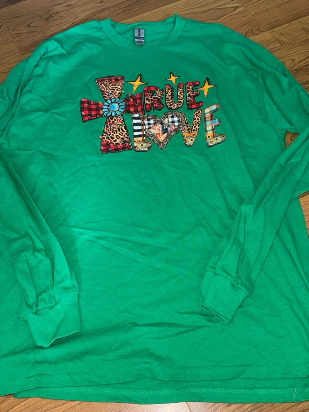 Gildan Green 'True Love' Graphic Long-Sleeve Tee
